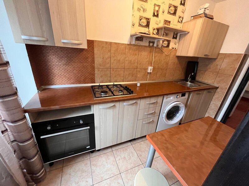 Dristor 4 min metrou, str. Traian Popovici