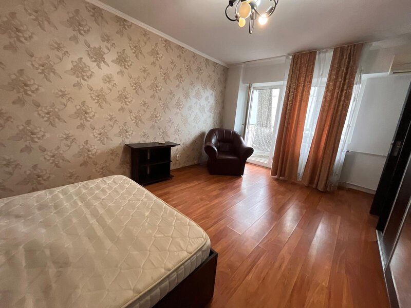 Dristor 4 min metrou, str. Traian Popovici